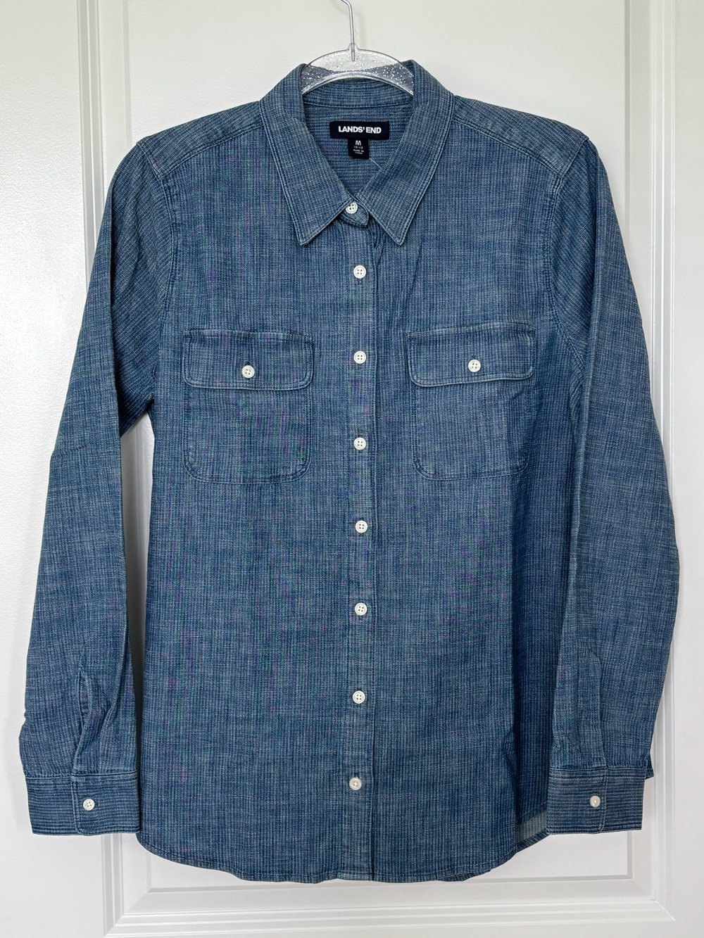 Lands’ End Women’s Chambray Button Front Shirt Size M NWT
